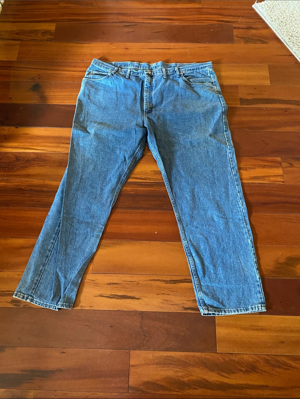 Wrangler Relaxed Fit Men's Blue Denim Jeans